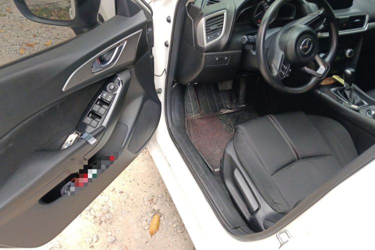 Used Mazda 3 Axela 2019 Cloud-Controlled Edition Hatchback 1.5L Automatic Luxury Model China VI Standard Driver Seat