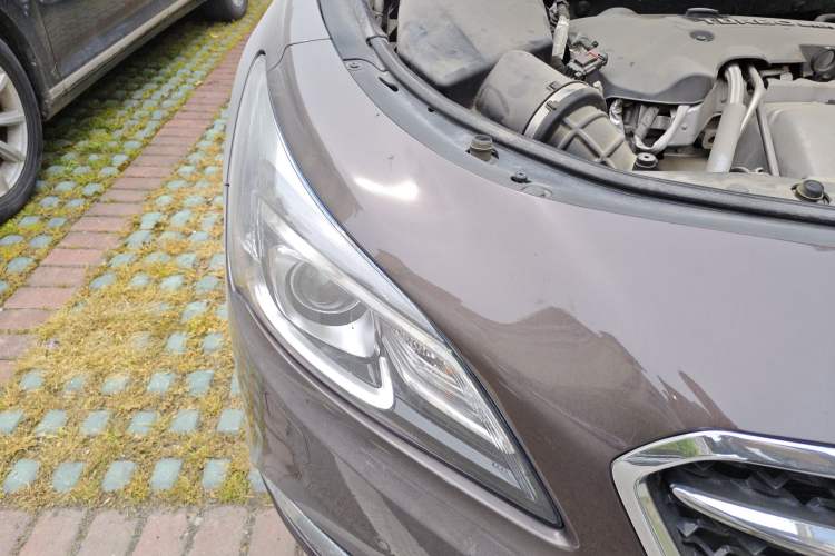 Used Buick LaCrosse 2016 28T Premium Edition Right Front Headlight