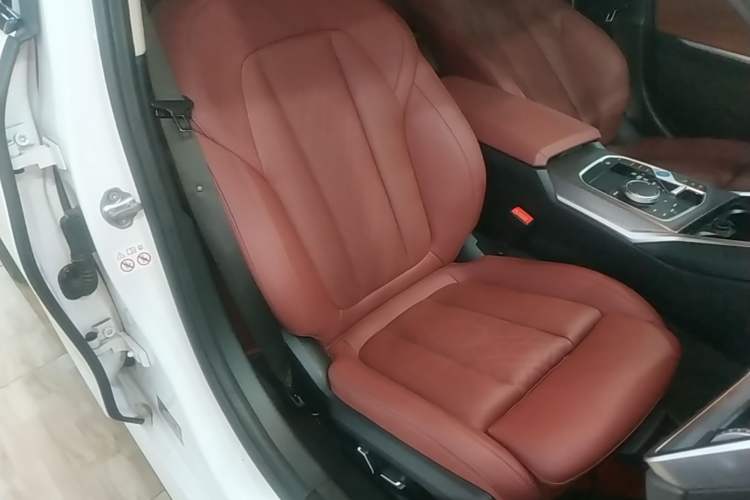 Used BMW i3 2024 eDrive 40 L Midnight Sports Package
