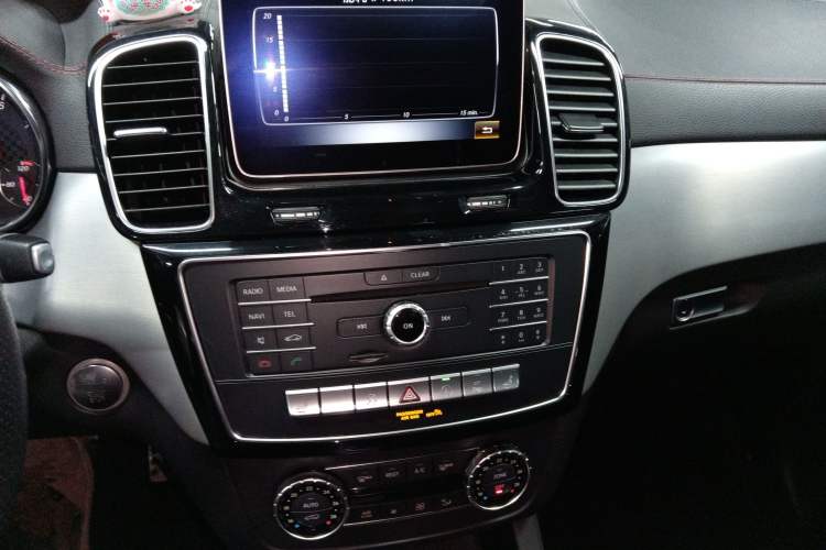 Used Mercedes-Benz GLE Coupe AMG 2017 AMG GLE 43 4MATIC Coupe SUV Audio And AC Panel