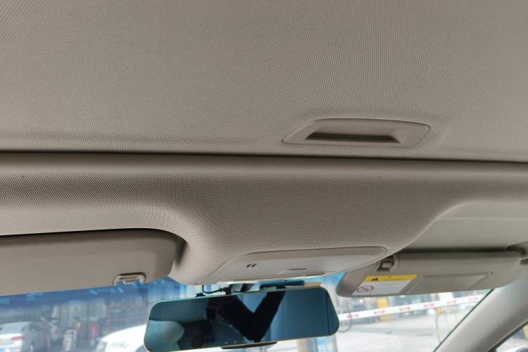 Used Buick GT 2019 15T Dual-Clutch Connected Elite Model China VI Headliner