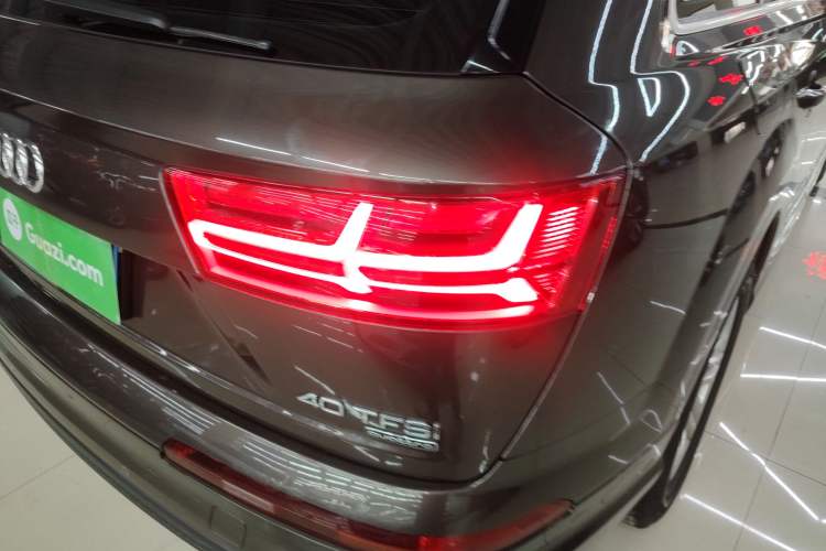 Used Audi Q7 2018 40 TFSI Comfort Model