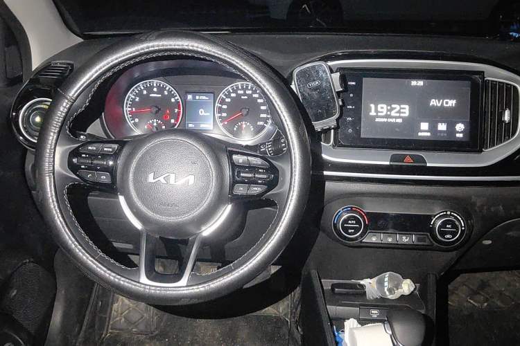 Used Kia kx1 Stonic 2021 1.4L CVT Sunroof Model