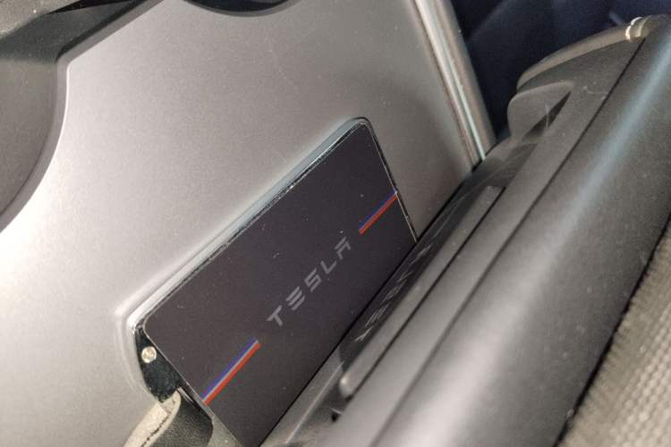 Used Tesla Model Y 2024 Long-Range All-Wheel-Drive Version Vehicle Key