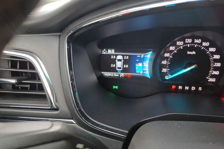 Used Ford Taurus 2017 Facelifted EcoBoost 245 Fashion Edition Odometer Close Up