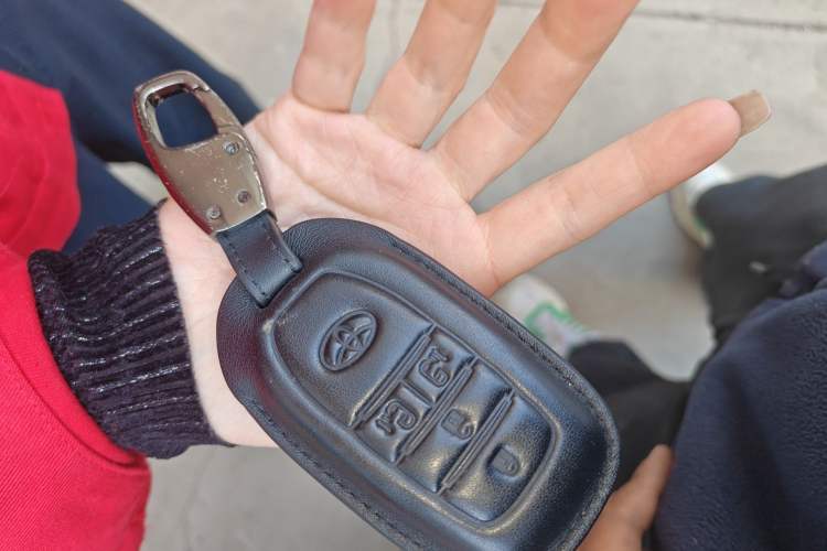 Used Toyota SIENNA 2023 2.5L Hybrid Comfort Edition Vehicle Key