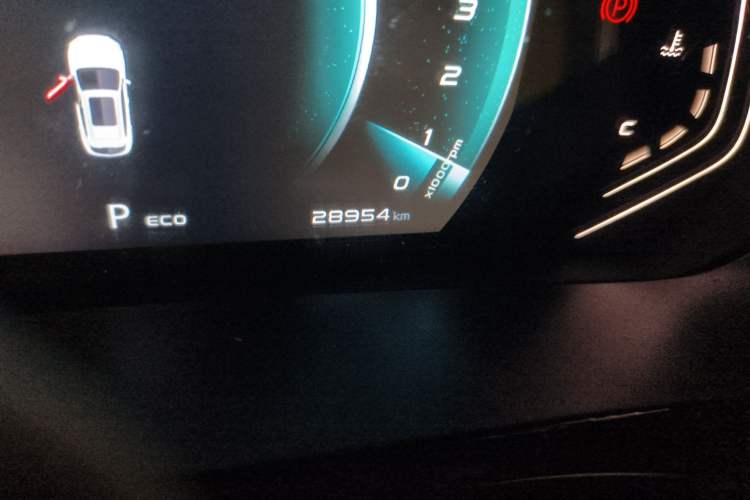 Used CHANGAN OSHAN X5 2021 1.5T DCT Prestige Edition Odometer Close Up