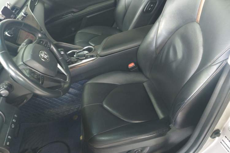 Used Toyota Camry 2019 Revised Version 2.0G Luxury Edition
