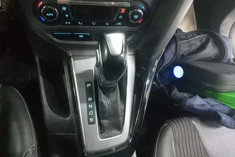 Used Ford Focus 2012 Sedan 1.6L Automatic Fashion Edition