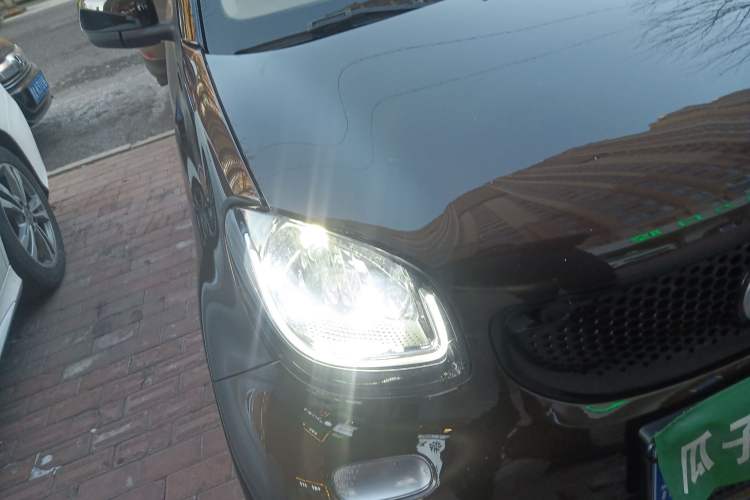 Used smart fortwo 2018 1.0L 52kW Chocolate Special Edition China V Emission Standard
