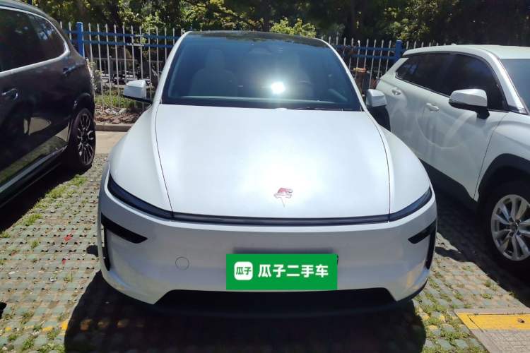 Used Tesla Model Y 2025 Rear-Wheel-Drive Version
