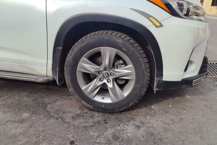 Used Toyota Highlander 2018 2.0T Four-Wheel Drive Prestige Version 7 Seats China VI Standard