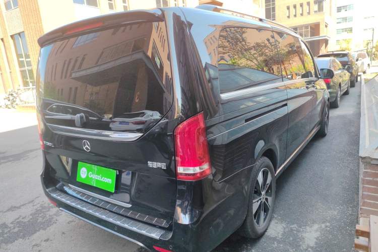 Used Mercedes-Benz V-Class 2020 V 260 L Long-wheelbase Luxury Edition Rear Right 45 Deg