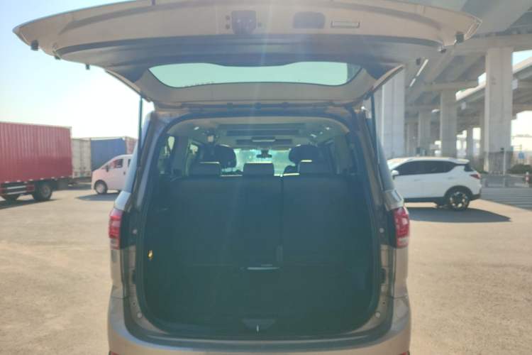 Used SAIC MAXUS G10 2014 2.0T Automatic Luxury Executive Edition