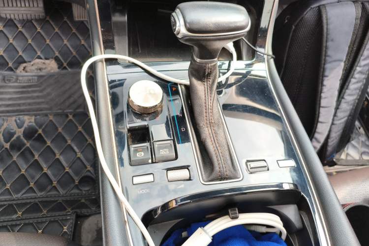 Used GAC Trumpchi GS5 2019 270T Automatic Luxury Edition Gear Lever