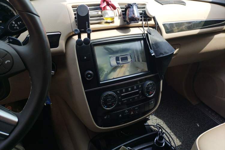 Used Mercedes-Benz R-Class 2017 R 320 4MATIC Business Edition Prestige Model
