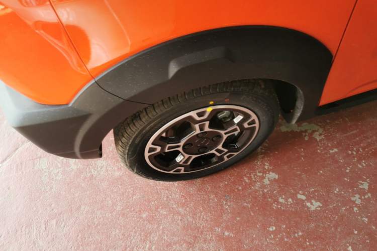 Used Geely Galaxy Panda 2025 210km Panda Rider Left Front Wheel Hub