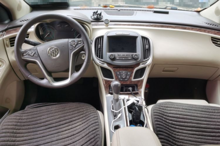 Used Buick LaCrosse 2013 2.4L SIDI Leading Comfort Version Center Console