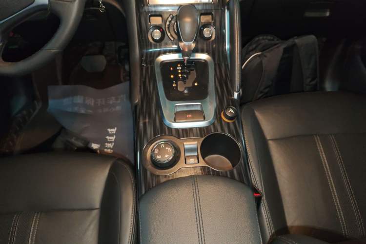 Used Peugeot 3008 2015 1.6THP Automatic Prestige Edition Gear Lever