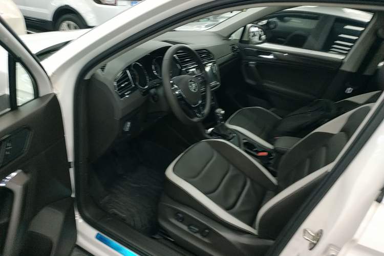 Used Volkswagen Tiguan L 2019 280TSI Automatic Two-Wheel Drive Panoramic Comfort Edition China V Standard
