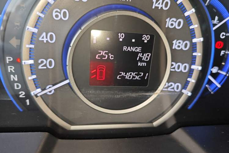 Used Honda Odyssey 2013 2.4L Elite Edition Odometer Close Up