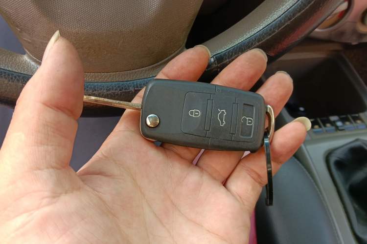 Used Chevrolet Sail 2010 Sedan 1.2L Manual Warm Edition Vehicle Key