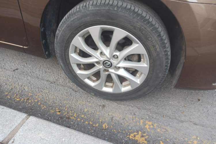 Used Nissan Sylphy 2016 1.6 XL CVT Luxury Edition Right Front Wheel Hub