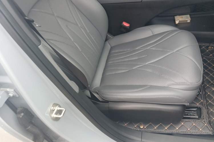 Used Geely Galaxy L6 2025 EM-i 140km Explorer+ Edition
