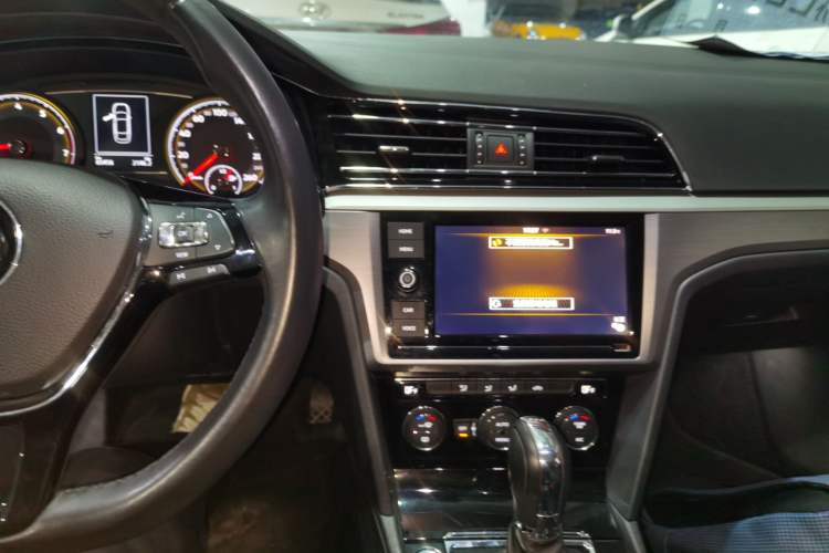 Used Volkswagen Lamando 2019 280TSI DSG Comfort Edition China VI standard
