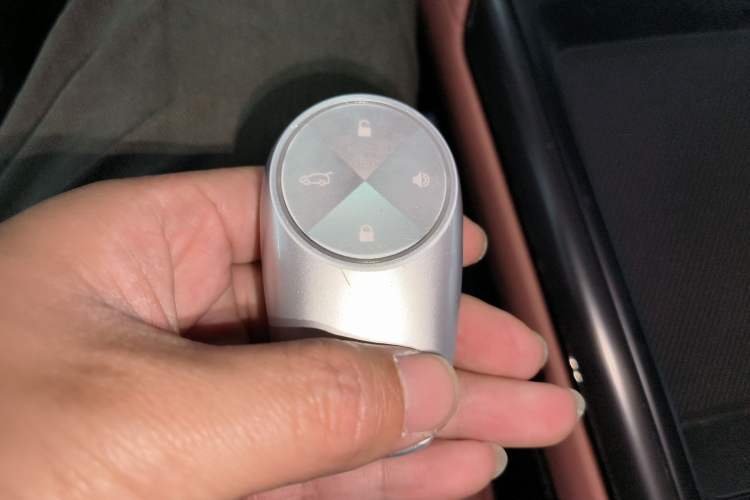 Used Nio EC6 2020 605 km Sport Edition Vehicle Key