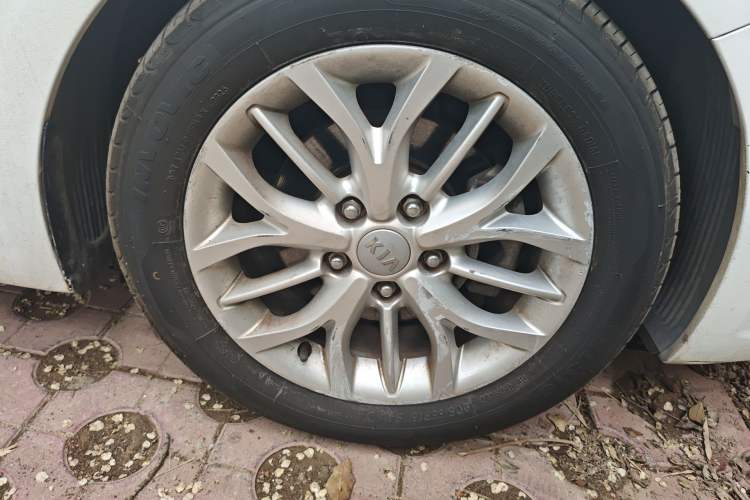Used Kia K3S 2014 1.6L Manual GLS Right Front Wheel Hub