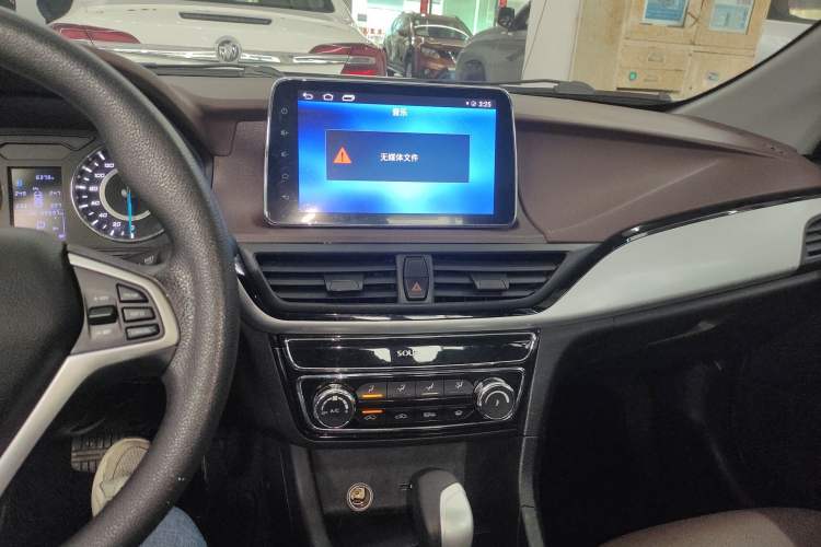 Used Soueast A5 Wing Dance 2019 1.5L CVT Wingzun Edition China VI compliant Audio And AC Panel