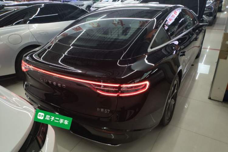 Used Hima Luxeed S7 2025 855 km Max