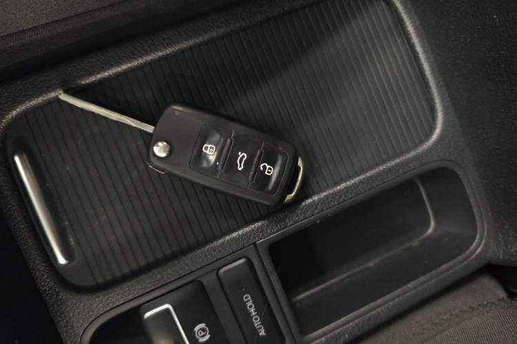 Used Volkswagen Tiguan L 2016 280TSI Automatic Two-Wheel-Drive Silk Road Style Edition
