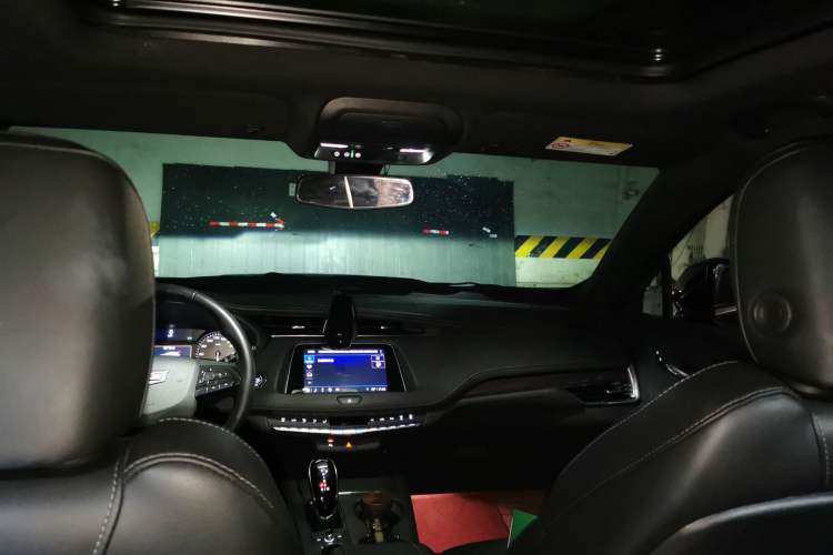 Used Cadillac XT4 2022 28T Two-Wheel Drive Fashion Edition Headliner