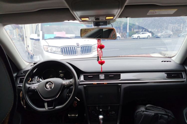 Used Volkswagen C-TREK 2018 1.5L Automatic Comfort Model Center Console