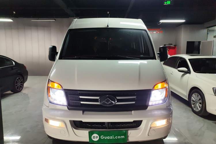 Used SAIC MAXUS Xintu V80 2023 2.0T Manual Classic Aoyuntong Long Wheelbase Mid-Height 6/7/8/9-Seater