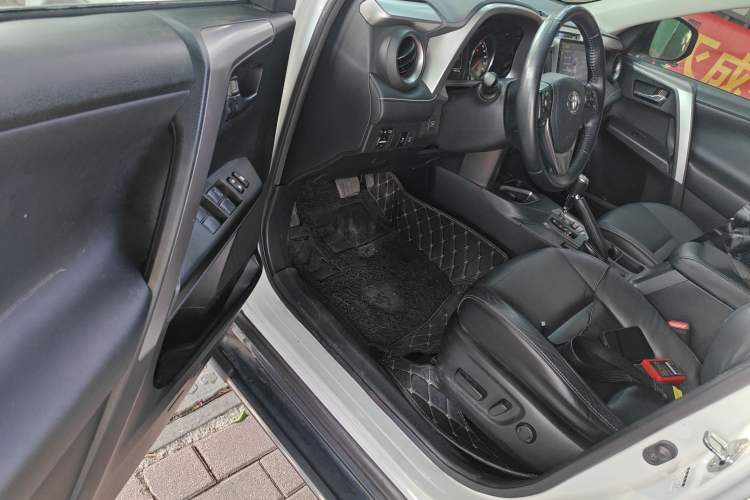 Used Toyota RAV4 2016 2.0L CVT Two-Wheel Drive Smart Edition China V Standard