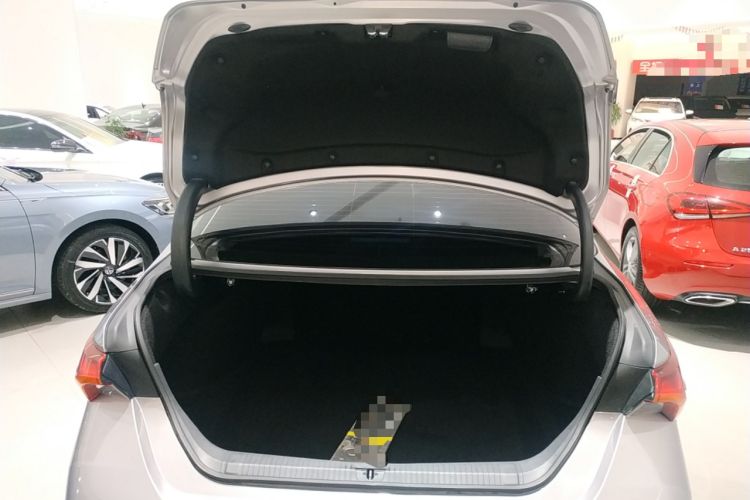 Used Toyota Avalon 2019 Dual-Engine 2.5L Luxury Edition China VI Standard Trunk