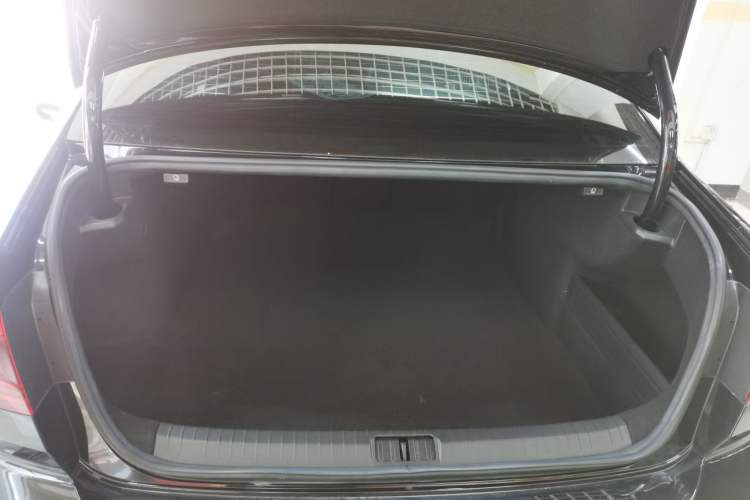 Used Volkswagen Magotan 2023 2 Million Units Limited Edition 330TSI DSG Leading Version Trunk