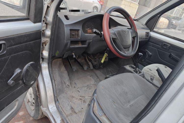 Used Wuling Rongguang 2011 1.2L Base Version
