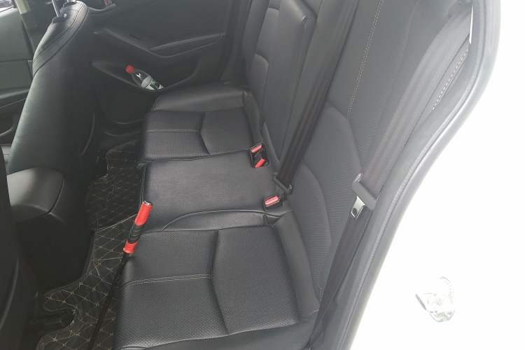 Used Mazda 3 Axela 2017 Sedan 1.5L Automatic Comfort Model China VI Standard Left Rear Seat