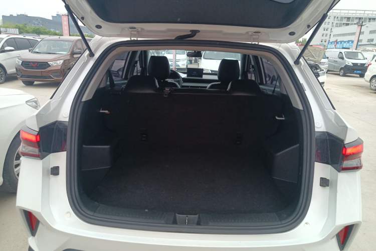 Used Wuling Alvez 2022 1.5L Manual Free-Style Model Trunk