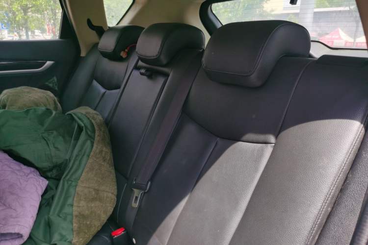 Used Dongfeng Aeolus AX7 2015 2.0L Manual Zhiyi Trim
