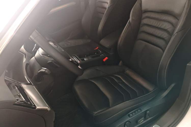 Used Volkswagen FAW-Volkswagen CC 2020 330TSI Glamour Edition China VI Standard Left Front Seat