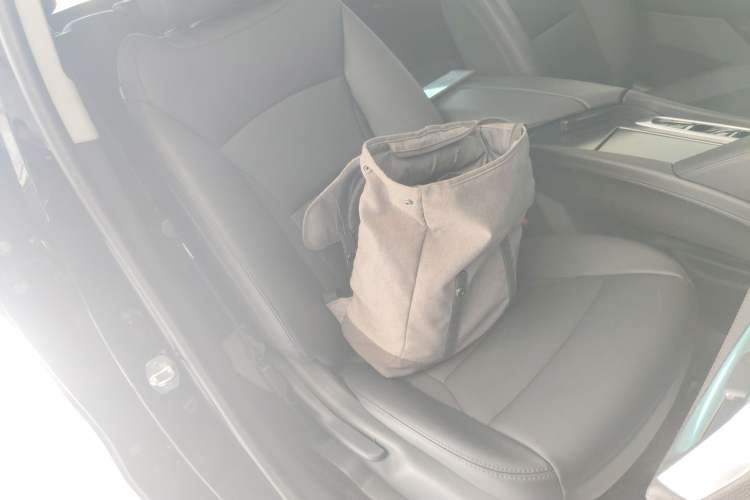 Used Buick Enclave 2020 28T Two-Wheel Drive Zhanqi Version Right Front Seat