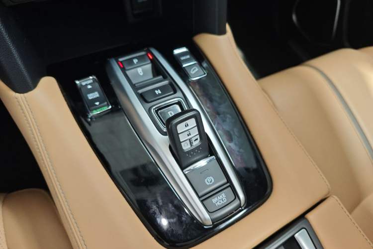 Used Honda UR-V 2020 370TURBO Two-Wheel Drive Luxury Edition Gear Lever