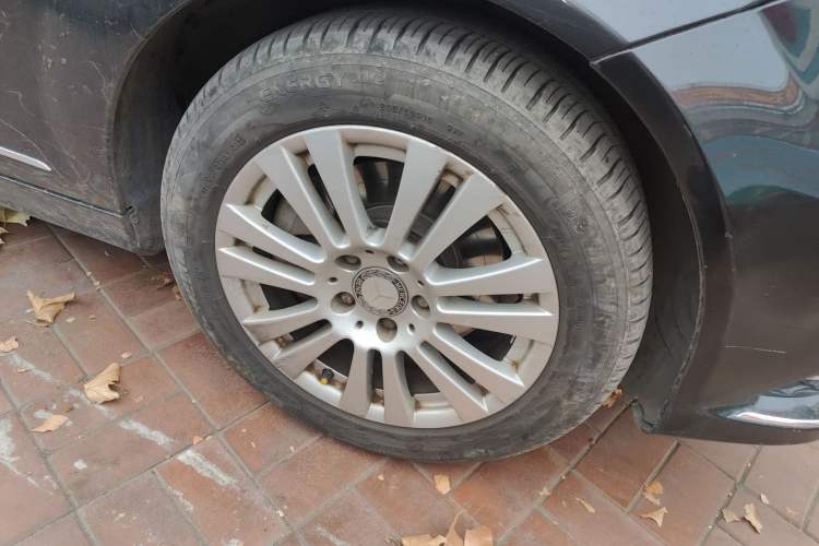 Used Mercedes-Benz C-Class 2011 C 200 CGI Elegant Model Right Front Wheel Hub