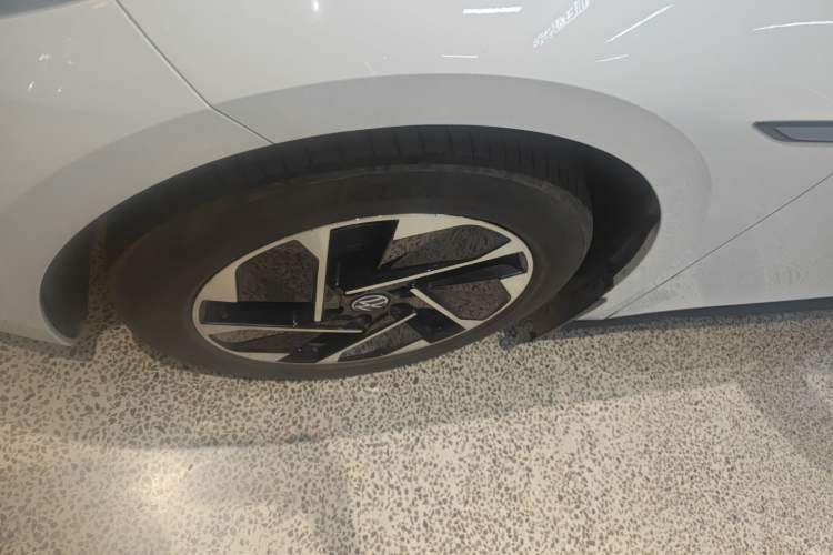Used Volkswagen ID.3 2023 Upgraded Model Pure Intelligent Enjoyment Version Left Front Wheel Hub