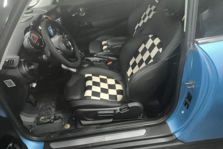 Used MINI MINI 2018 1.5T COOPER Classic Edition